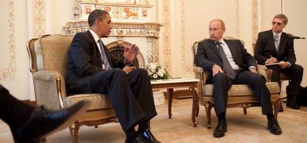 Barack_Obama_&_Vladimir_Putin_at_Putin's_dacha_2009-07-07